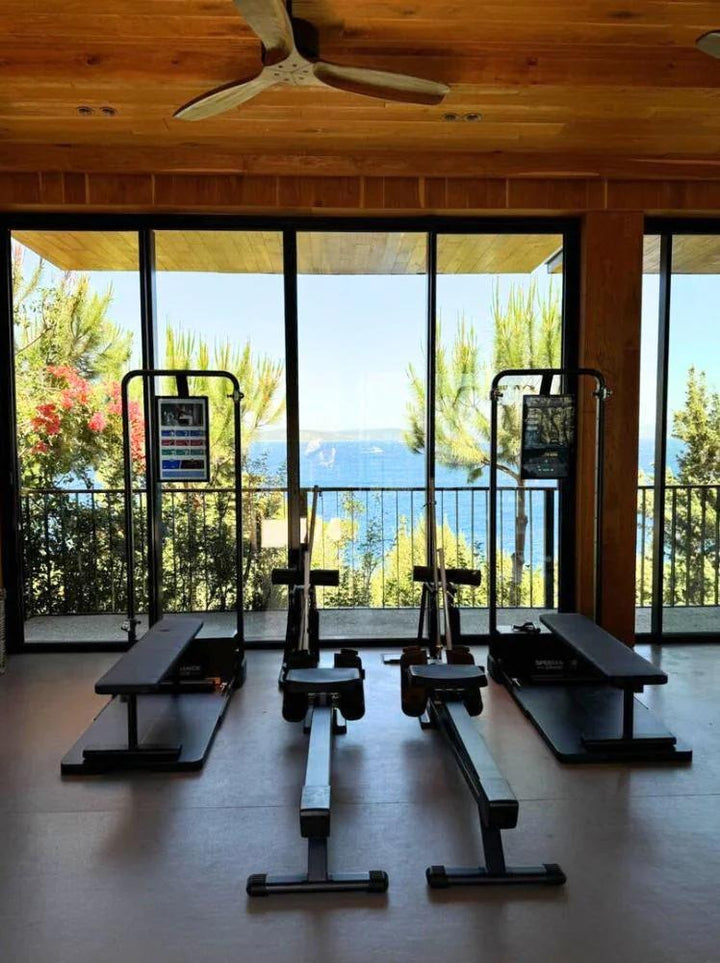 Fitnessterras van een resort