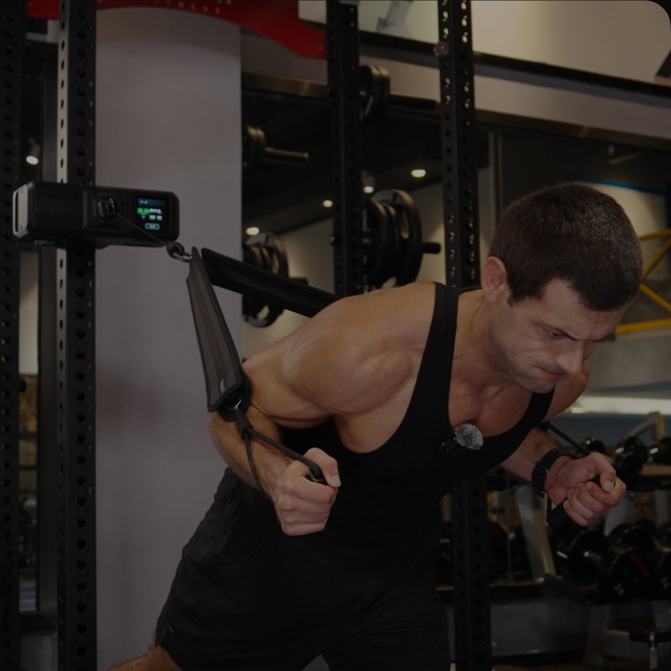 Atleet traint met de slimme weerstand van Gym Nano